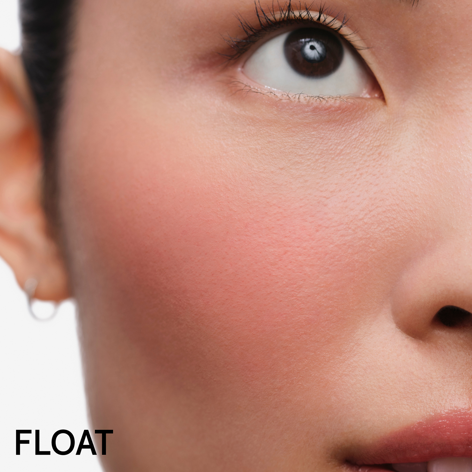 CLOUD PAINT PLUSH BLUSH (RUBOR EN POLVO)